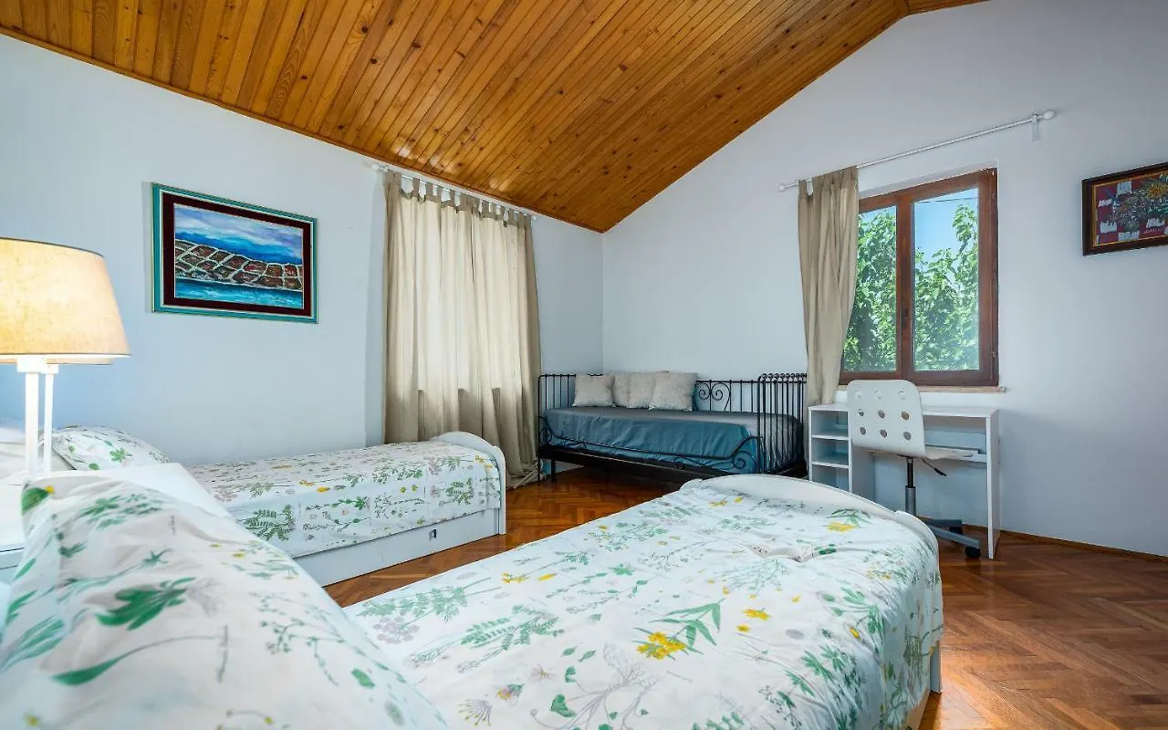 Holiday Home House Istria Rakalj
