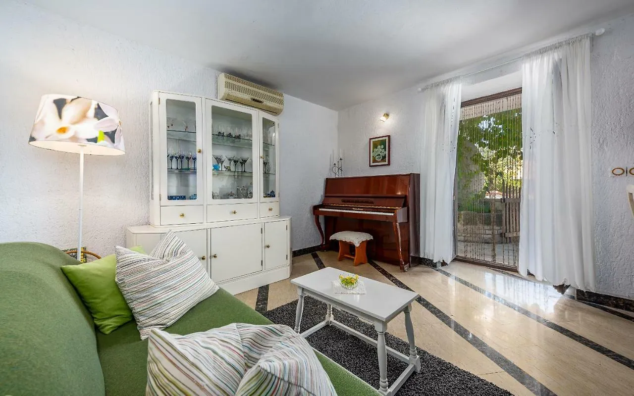 Holiday Home House Istria Rakalj